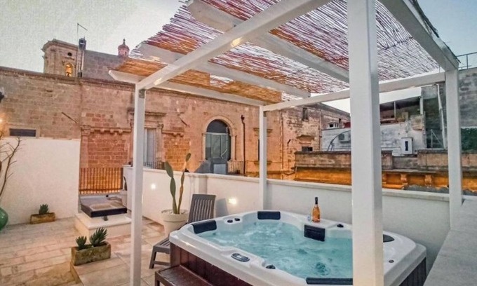 Francavilla Fontana Historic Centre Apartment | Borgo San Giovanni Luxury - apartment with jacuzzi