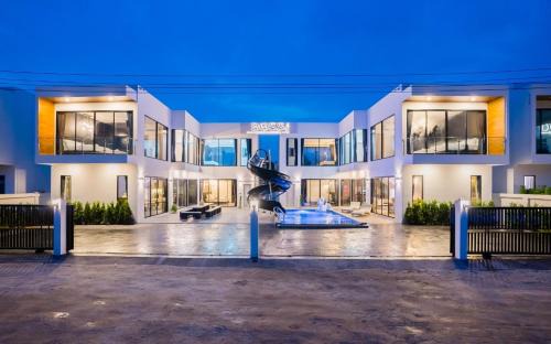 Bang Sare Villa | Boss PoolVilla Pattaya Bang Saray Beach 1 km