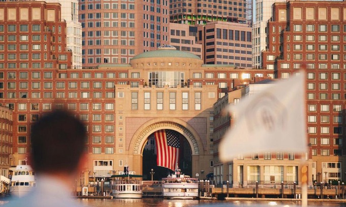Waterfront Hotel | Boston Harbor Hotel