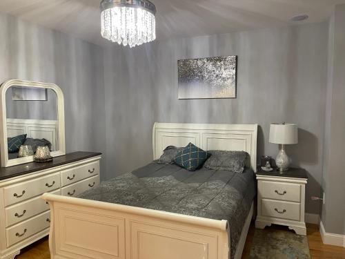 Dudley - Brunswick King Apartment | Boston Luxury 3 bedroom Private Condo