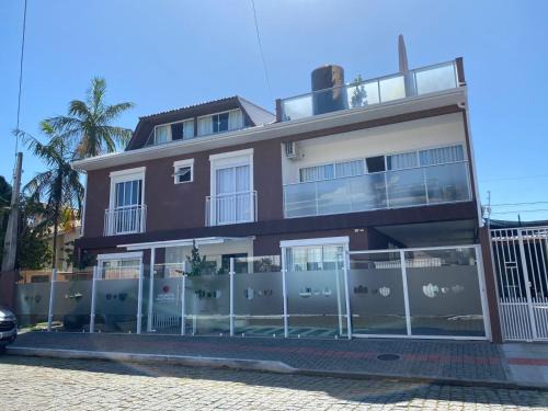 Centro Hotel | Bouganville Guest House BC