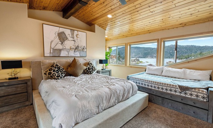Boulder Bay Condo | Boulder Bay Chalet Lakefront