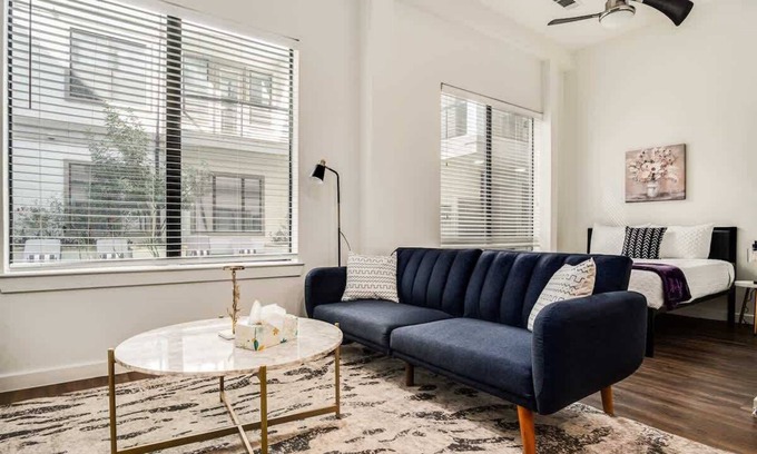 Travis Heights Apartment | Boulevard Stays Walk to Downtown! STU SoCo Pool, Parking, Gym 10