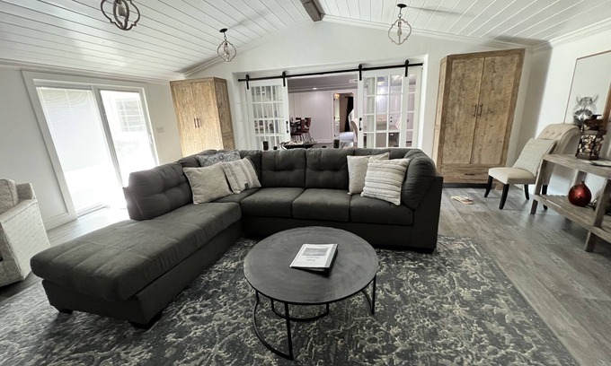 Athens House | Bourbon Bonfire, Vacation Home near Lake Greeson