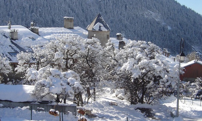 Seez Apartment | Bourg St Maurice: charming apartment for 4/5 people. Alt 900 m to Seez
