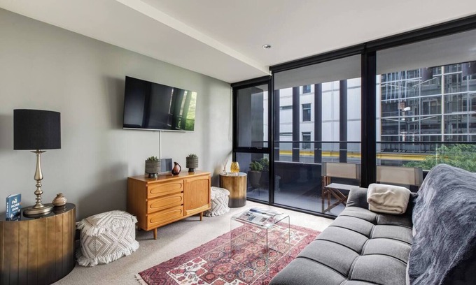 Docklands Apartment | Bourke St Beckons A Cosy Inner City Locale