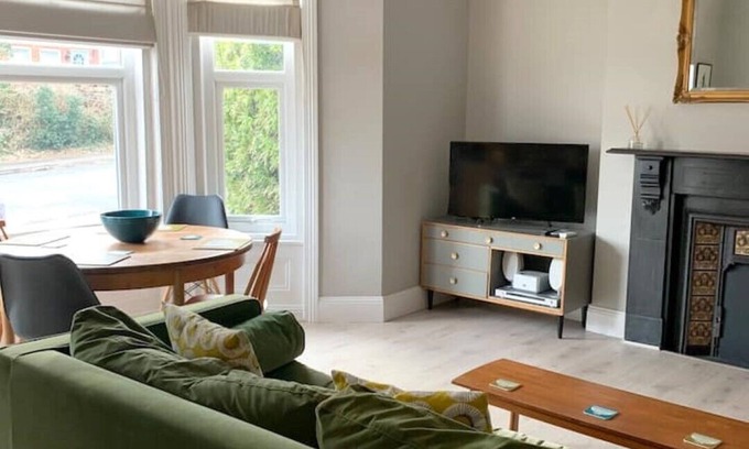 Westbourne Apartment | Boutique 2 bed apt mins from Bournemouth beaches