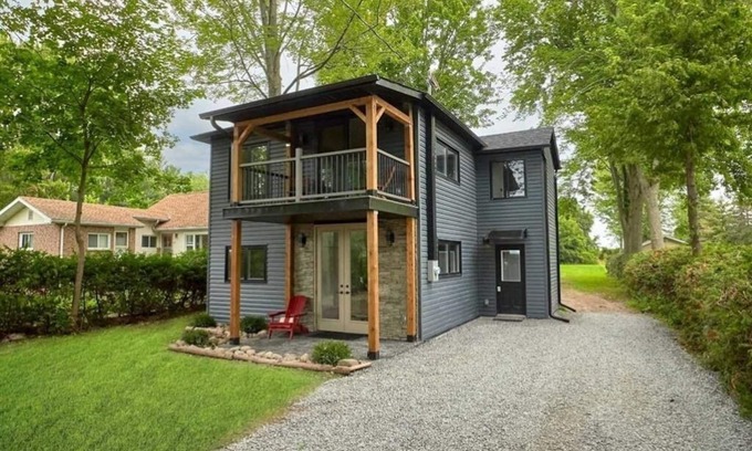Brechin Cottage | Boutique 3-Bedroom Cottage w/Water Access & HotTub