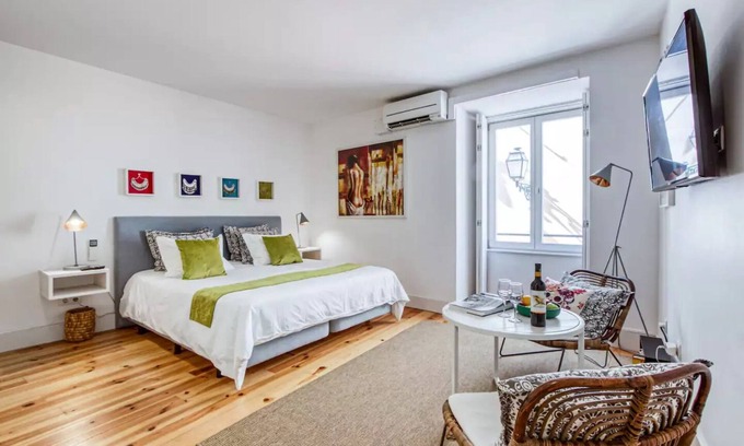 Sao Bento Apartment | Boutique Apartment in the Heart of Lisbon.lemonn C