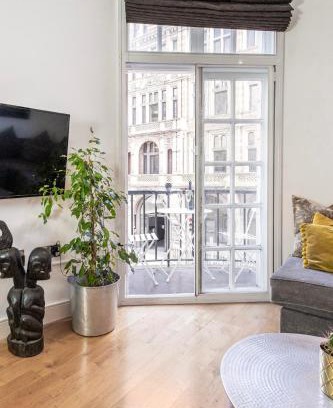 Leeds City Center Apartment | Boutique apartment with balconies - in the very heart of Leeds