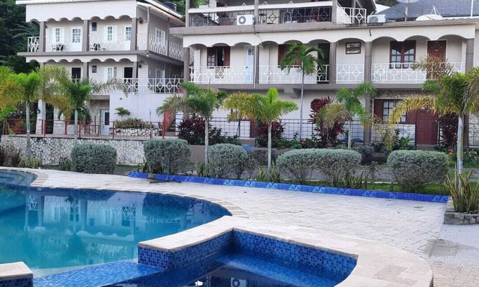 Cave Bed & Breakfast | Boutique B & B at Stonevillage