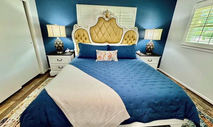 Abilene House | Boutique Home-Cozy, Clean, Comfy, 3/2 Abilene, Sleeps 6, near ACU, King