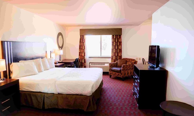 Alva Hotel | Boutique Hotel– Enjoy Clean Rooms, Hot Breakfast, WiFi, & Family Hospitality!