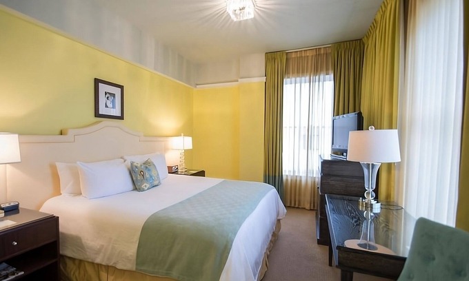 Goose Hollow Hotel | Boutique Hotel in Central Portland! Four Modern Units, Near Portland Art Museum!