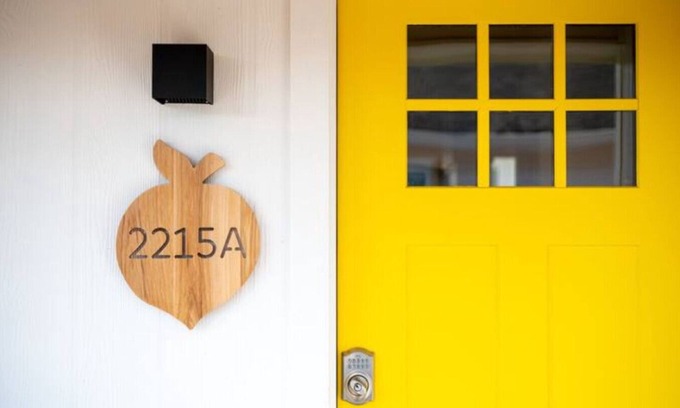 Austin Ave. House | Boutique Hotel Suite ~ minutes from Magnolia + BU