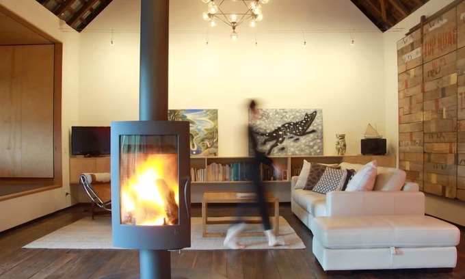 Huonville House | Boutique stay in old farm shed