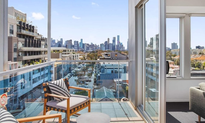 Port Melbourne Apartment | BOUTIQUE STAYS - Zinc Views 501