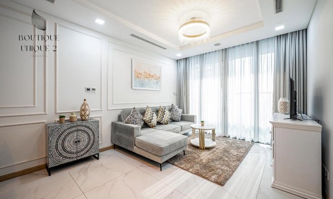 Hang Xanh Apartment | BOUTIQUE UNIQUE LANDMARK 81 Vinhomes Central Park