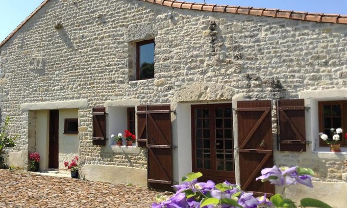 Bouin Apartment | Boutonne Rouge Gite