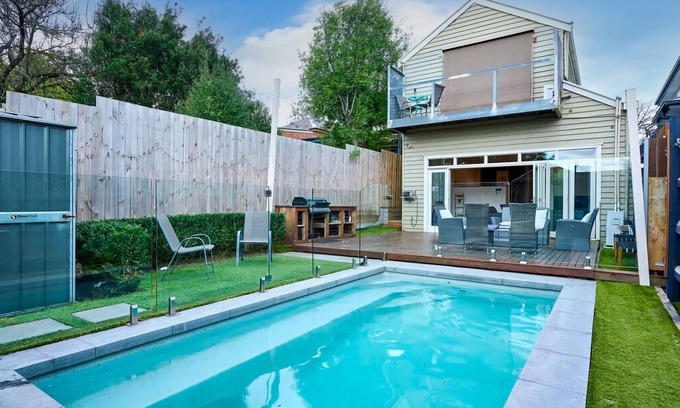 Moonee Ponds House | Bowen Street Family Retreat with Pool