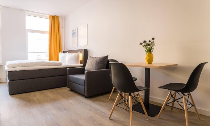 Friedrichshain Apartment | Boxi Studios Berlin S
