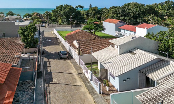 Praia da Armacao do Itapocoroi House | Linda Casa a 150m da Praia e 900m do Beto Carrero
