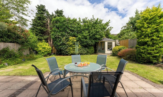 Ferndown House | Bracken Bliss by Grandeur Property