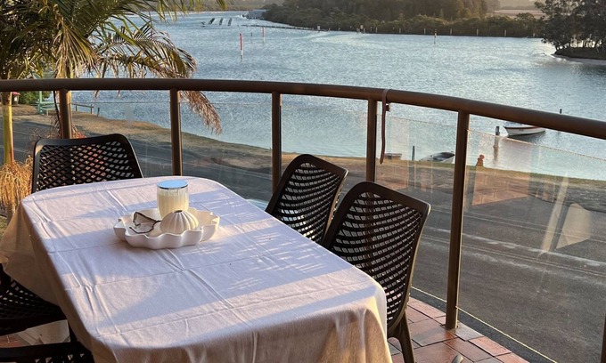 Forster Apartment | Braemar 7 - Lakefront apartment