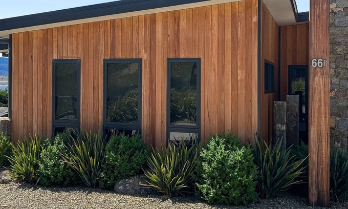 East Jindabyne Apartment | Braeside beautiful lake frontage