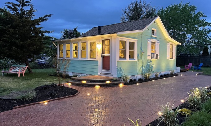 Cape May Point Cottage | Brainard Beach Cottage Adorable beachfront cozy cottage!