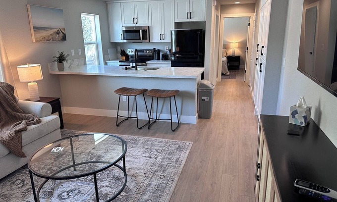North Oak Park House | Brand New 1-bdr with Ultra-Fast 5G Internet, walk to UC Davis Med and Shriners