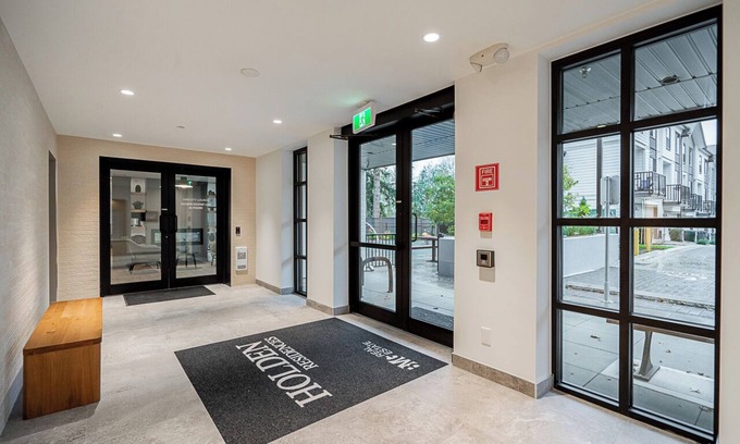 Langley Condo | Brand New 1 Bedroom + Office - Langley Downtown City