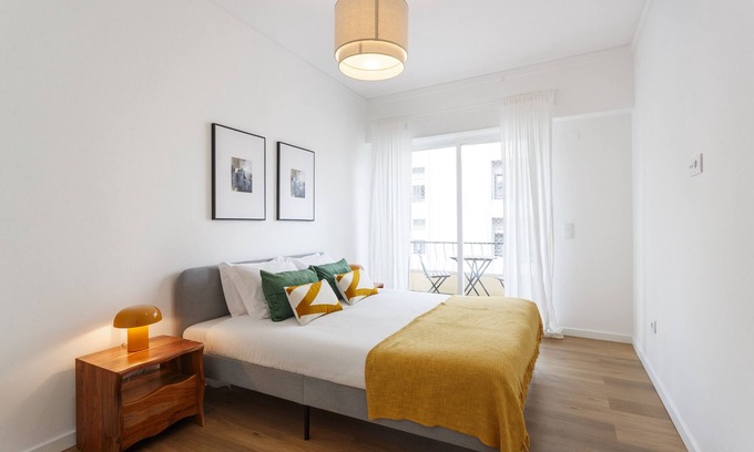 Santo Amaro Apartment | BRAND NEW 2BR Apartment in Alcântara