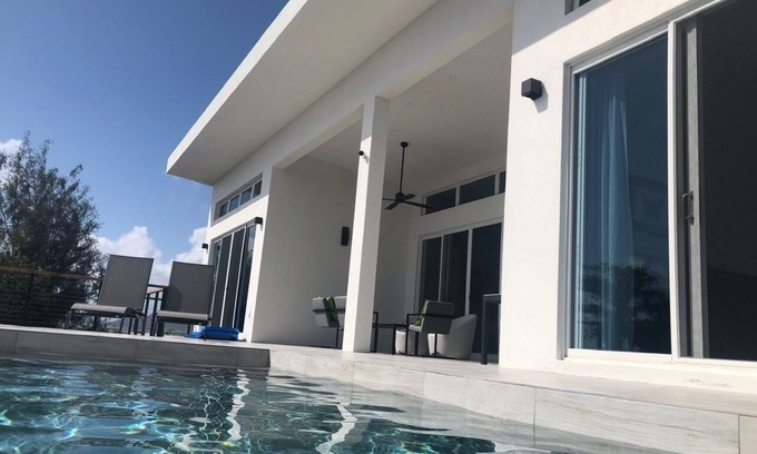 Westbury House | Brand new and modern with breathtaking views