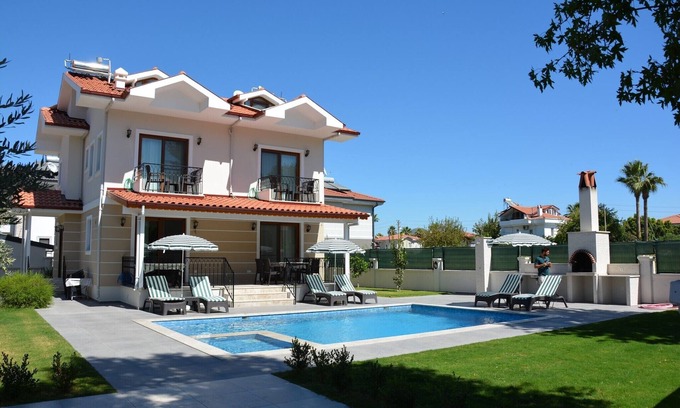 Dalyan City Center Villa | BRAND NEW BEAUTIFUL 5 BEDROOM VILLA WITH PRIVATE GARDEN AND POOL IN GULPINAR!