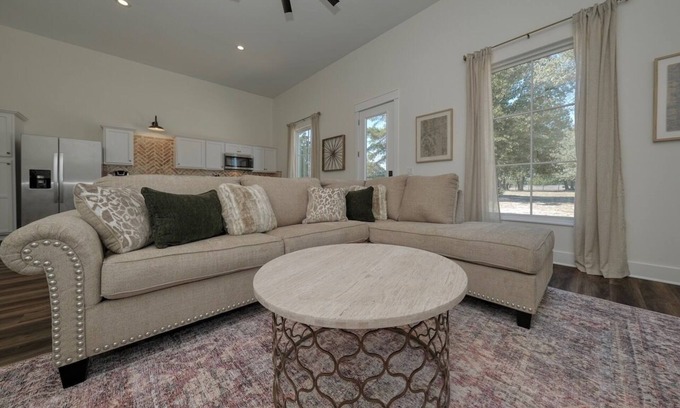 Lindale House | Brand New, Beautifully Appointed, Country Cottage!