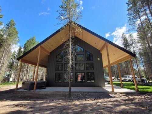 Island Park House | Brand new Bills Island cabin