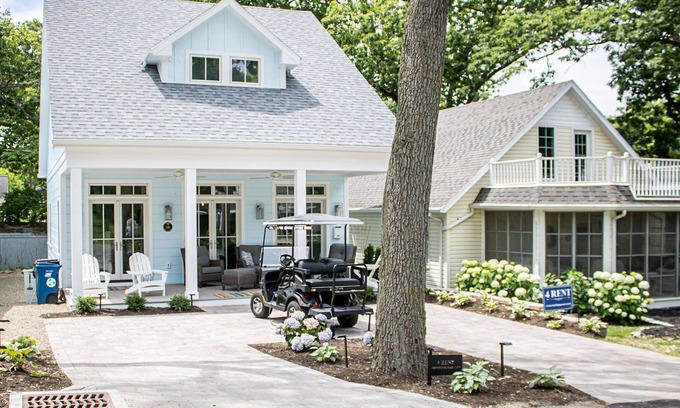 Lakeside House | Brand new cottage. Inside Lakeside- Beds premade with linens- Golf cart included