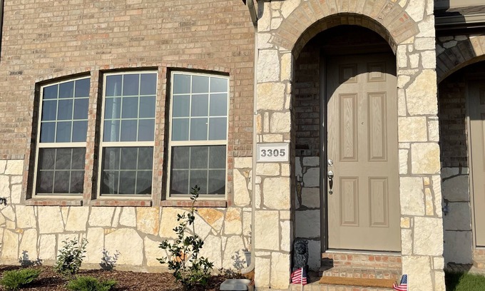 Denton House | Brand new charming 2 bedroom Townhouse get away