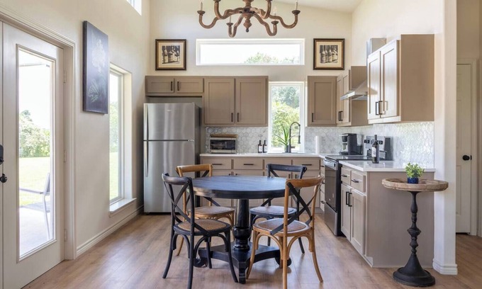 Warrenton House | Brand New Cottage | Serene Country Vibes | Near Round Top