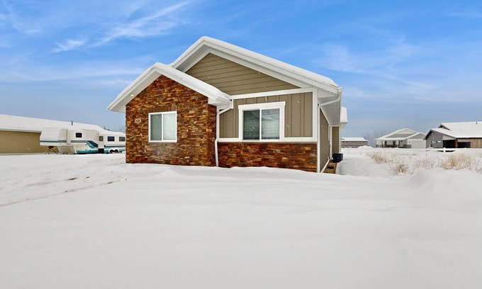 Garden City House | Brand new dog friendly home, with ATV access out the front door