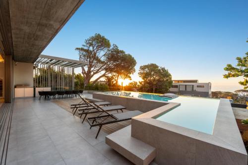 Camps Bay Villa | Brand New Dream Villa with Ocean View, Sauna & Gym