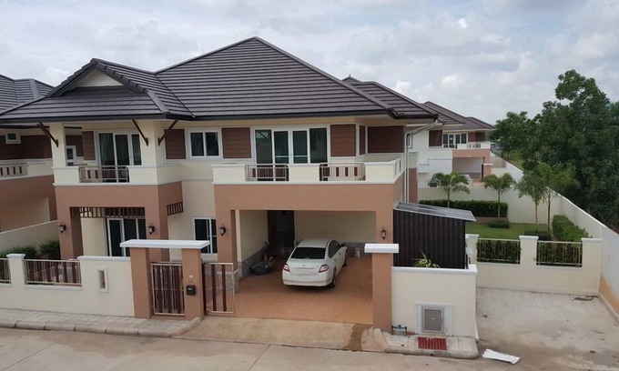 Hat Yai House | Brand New House for rent 300m2.