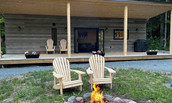 Algoma District Cabin | BRAND NEW - Intimate tiny cabin in Algoma!