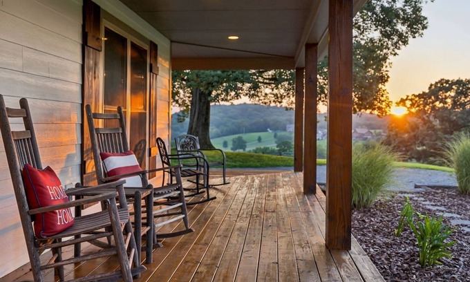 Hendersonville Cabin | Brand New listing - Sunset Cabin