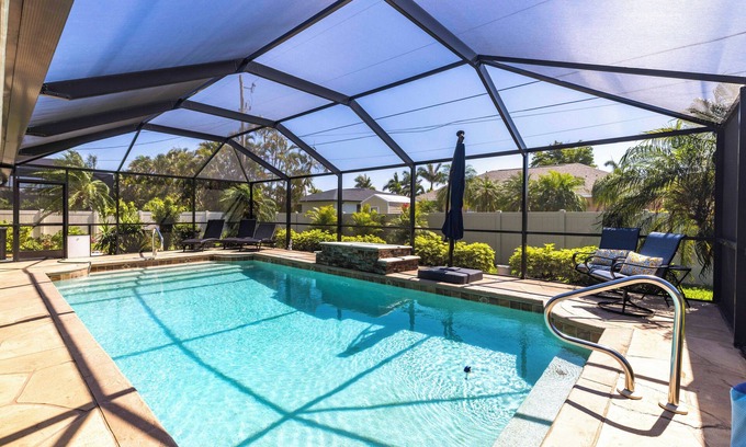Pelican House | Brand new listing! SALTWATER pool.