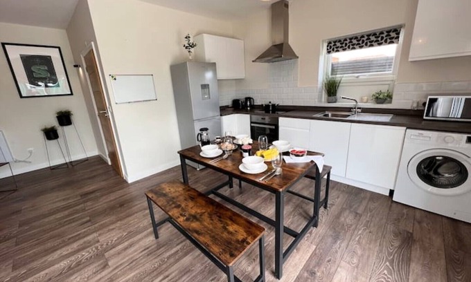 Burnham-on-Crouch Cabin | Brand NEW Luxury Countryside Lodge