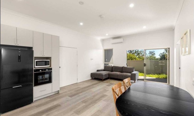 Goodna House | Brand New Luxury 3 bedroom villa/3 ensuite - bathroom/Free Wifi