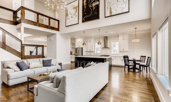Old East Dallas House | BRAND NEW LUXURY CUSTOM HOME IN DOWNTOWN/UPTOWN