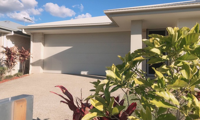Dakabin House | Brand new luxury home at Dakabin close to shop and North Lakes